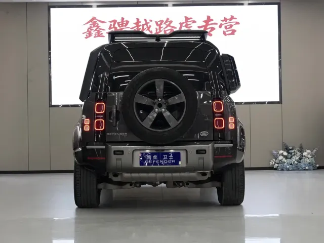 Land Rover Defender — Фото автомобиля 5