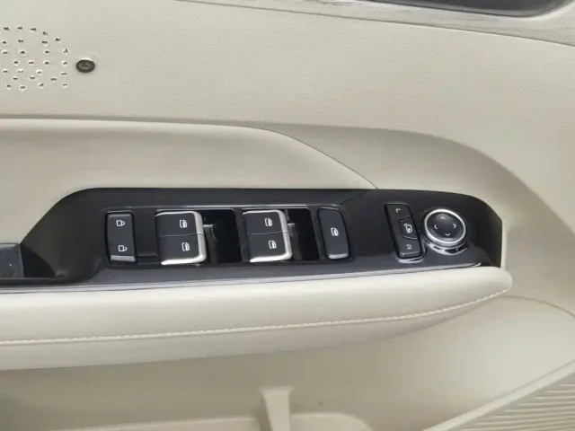 Wuling Starlight — Фото автомобиля 9