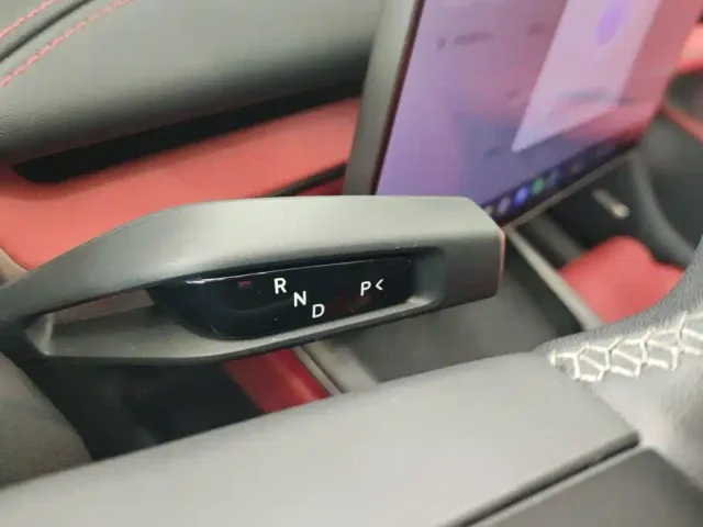 Xiaomi SU7 — Фото автомобиля 16