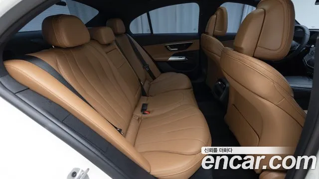 Mercedes-Benz E-Class W214 — Фото автомобиля 15