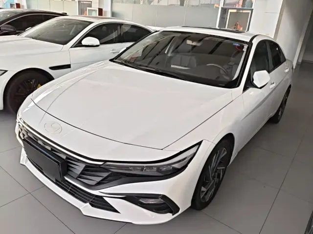 Фотография автомобиля — Hyundai Elantra
