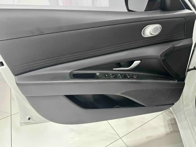 Hyundai Elantra — Фото автомобиля 8