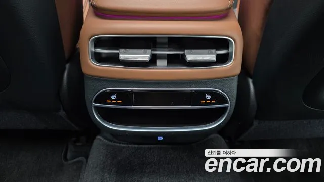 Genesis GV70 — Фото автомобиля 24