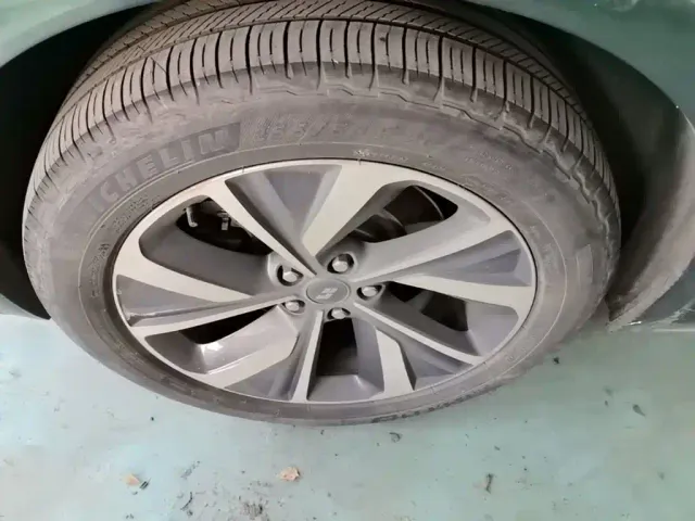 Li Auto ONE — Фото автомобиля 22