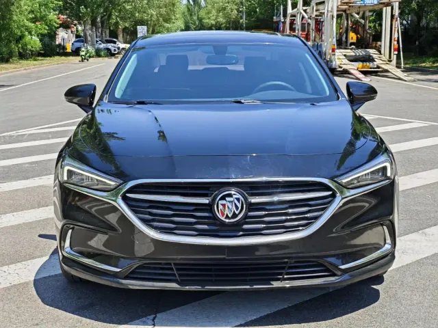 Buick LaCrosse — Фото автомобиля 2