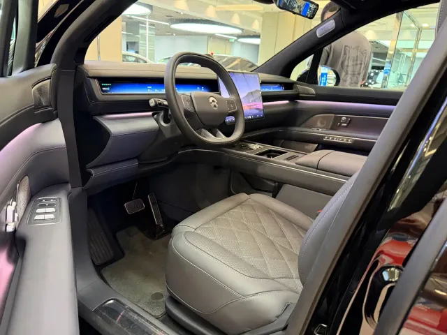 Nio ES8 — Фото автомобиля 3
