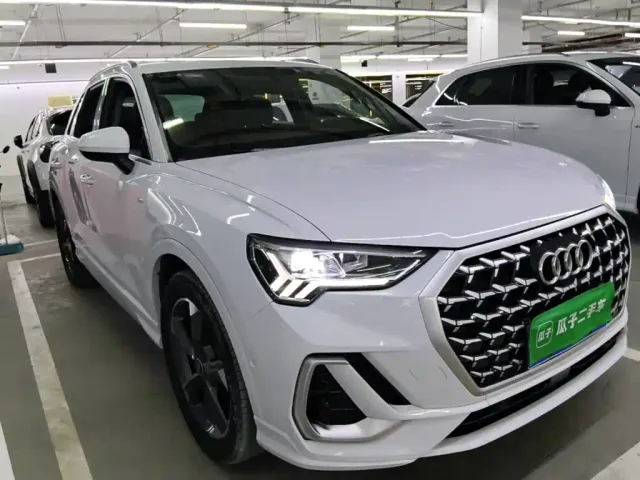 Audi Q3 — Фото автомобиля 3