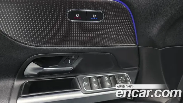 Mercedes-Benz EQB — Фото автомобиля 11