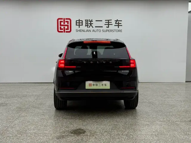 Volvo XC70 Plug-in Hybrid — Фото автомобиля 2