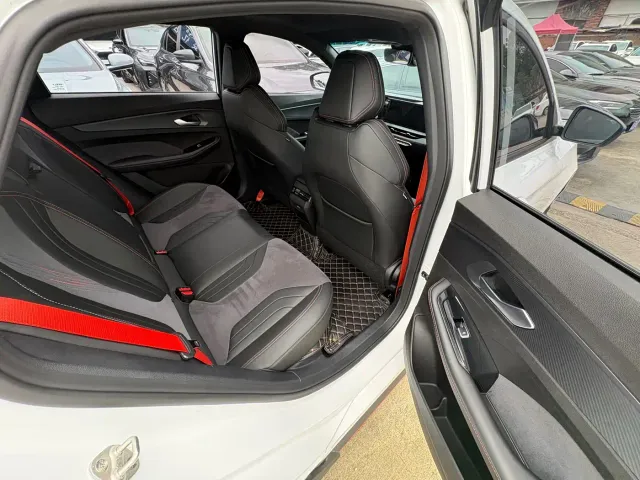 Geely Binrui — Фото автомобиля 9