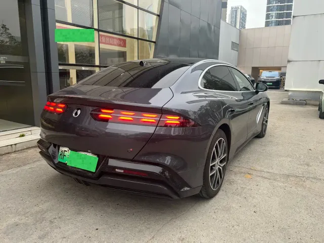 Denza Z9 — Фото автомобиля 9