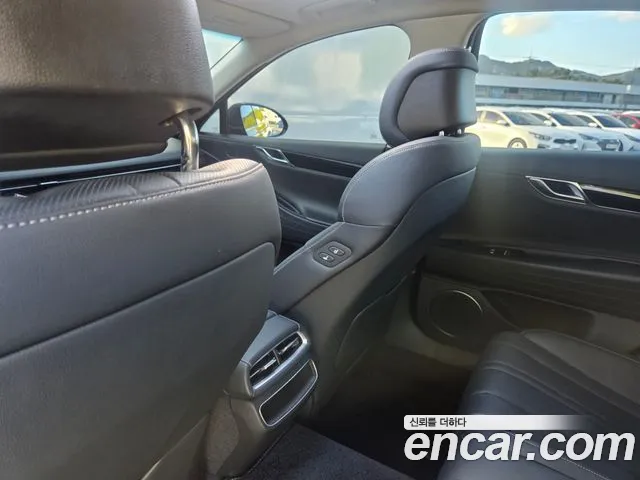 Genesis G80 RG3 — Фото автомобиля 9