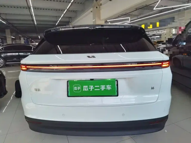 Li Auto i6 — Фото автомобиля 5