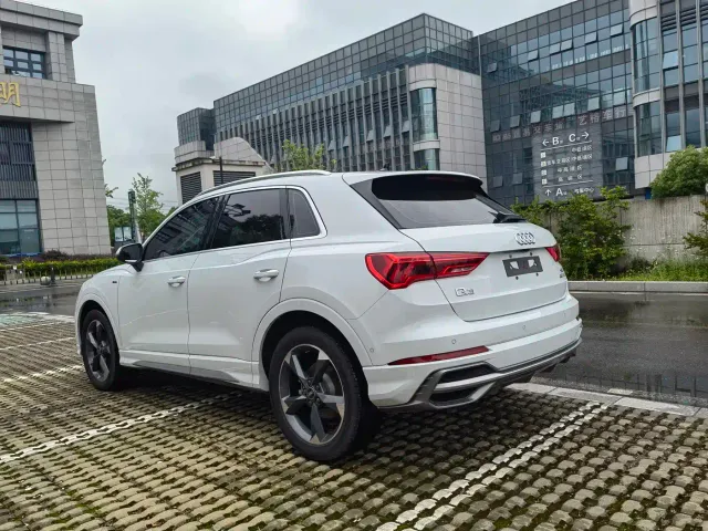 Audi Q3 — Фото автомобиля 3