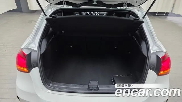 Mercedes-Benz A-Class — Фото автомобиля 15