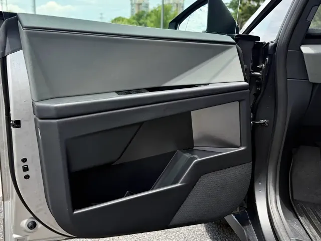 Tesla Cyber Off-Road Traveler — Фото автомобиля 22