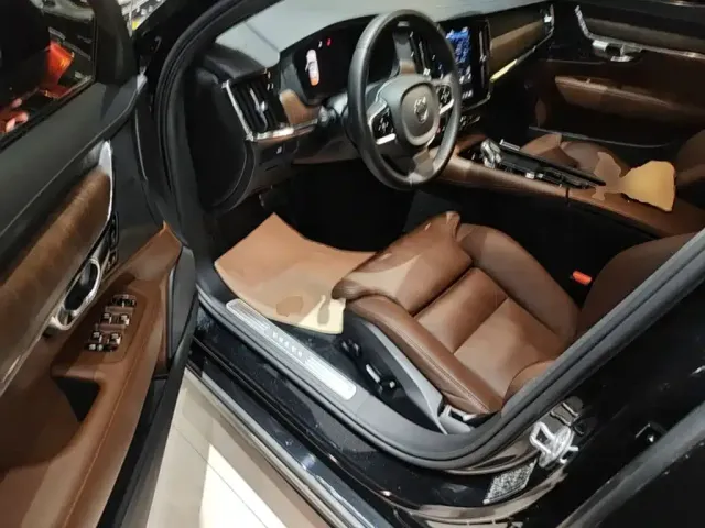 Volvo S90 — Фото автомобиля 15