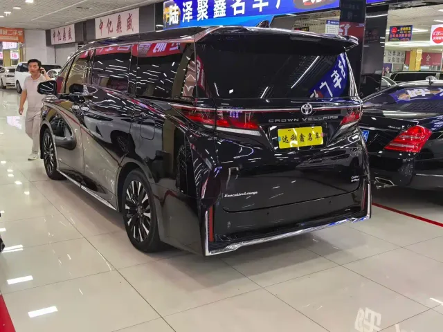Toyota Vellfire — Фото автомобиля 5