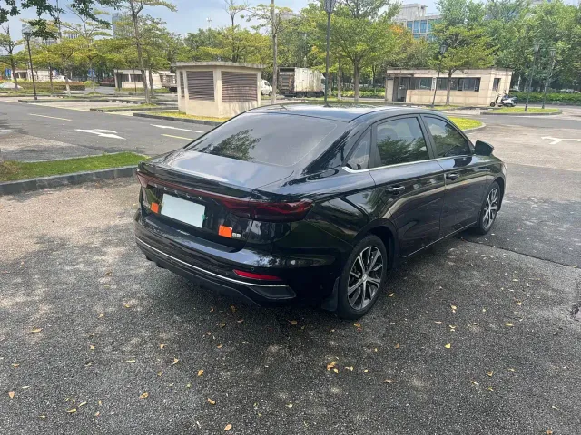 Geely Emgrand — Фото автомобиля 15
