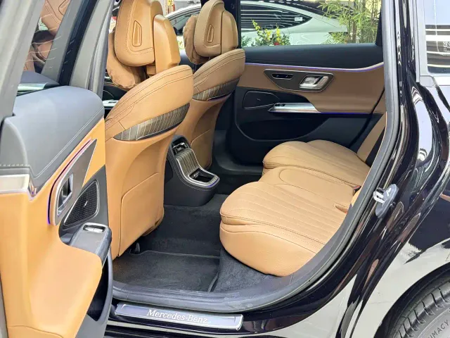 Mercedes-Benz E-Class — Фото автомобиля 13
