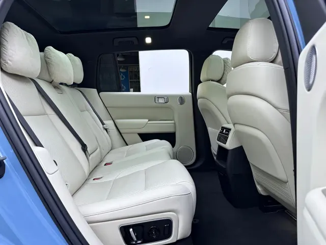Li Auto L7 — Фото автомобиля 14