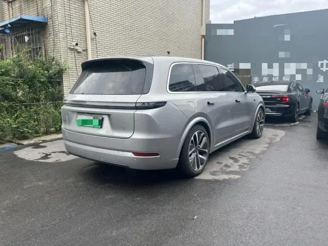 Li Auto L9 — Фото автомобиля 10