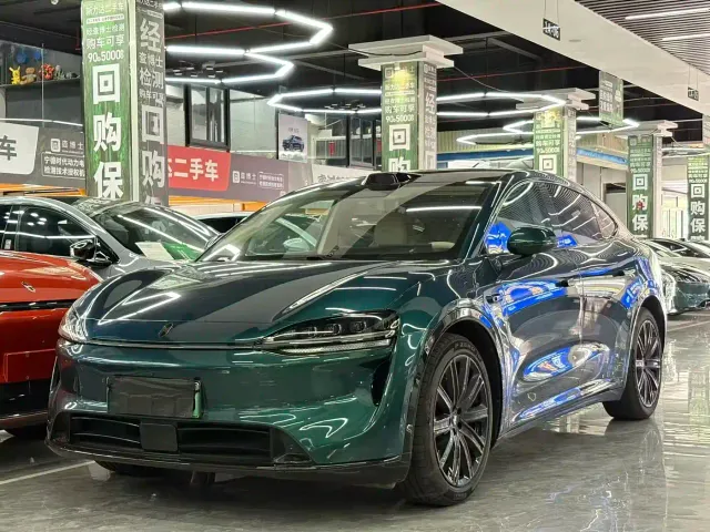 Фотография автомобиля — Luxeed R7