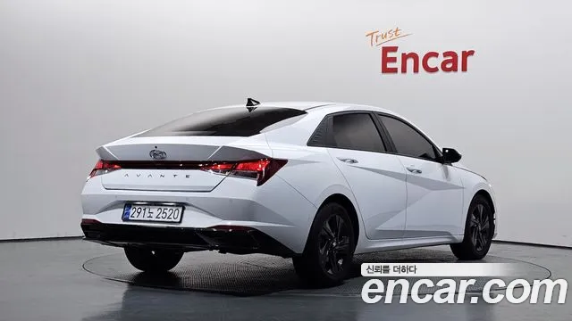 Hyundai Avante CN7 — Фото автомобиля 2