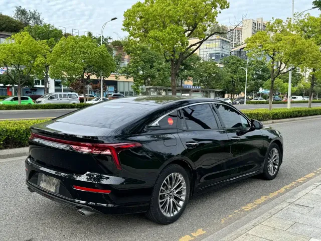 Bestune B70 — Фото автомобиля 5