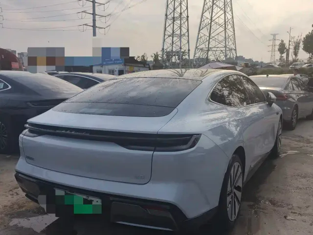 Geely Galaxy E8 — Фото автомобиля 9
