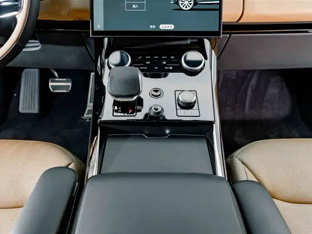 Land Rover Range Rover Sport — Фото автомобиля 14