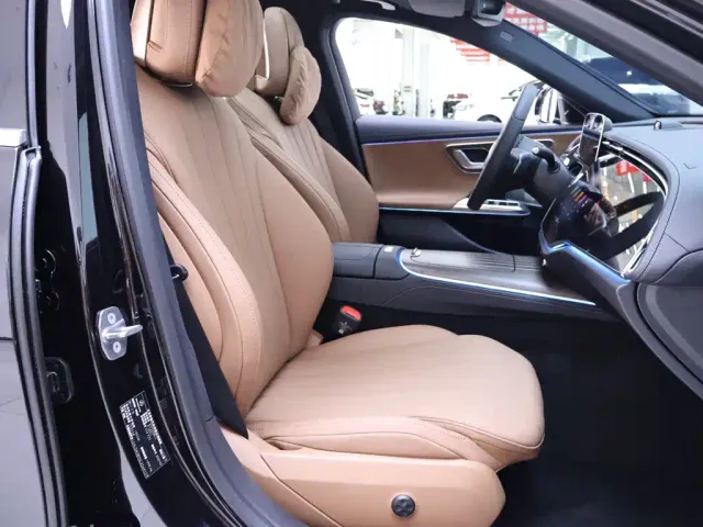 Mercedes-Benz E-Class — Фото автомобиля 21