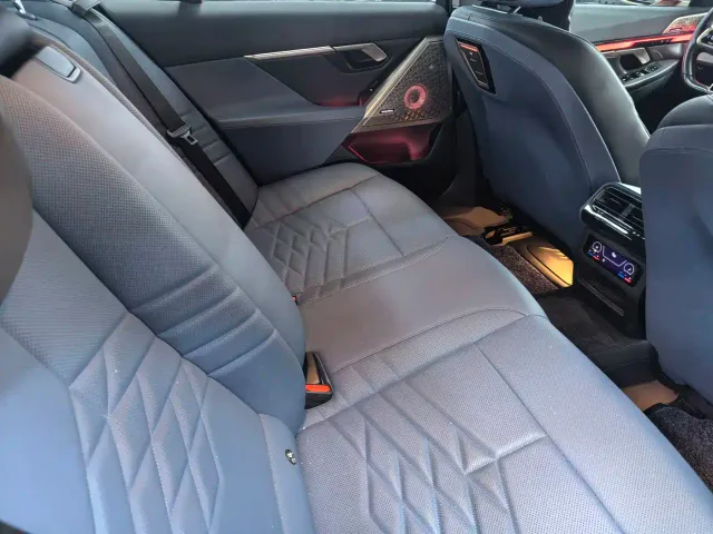 BMW 5 Series — Фото автомобиля 9
