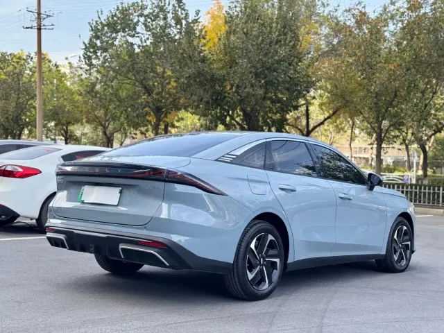 Geely Galaxy L6 — Фото автомобиля 13