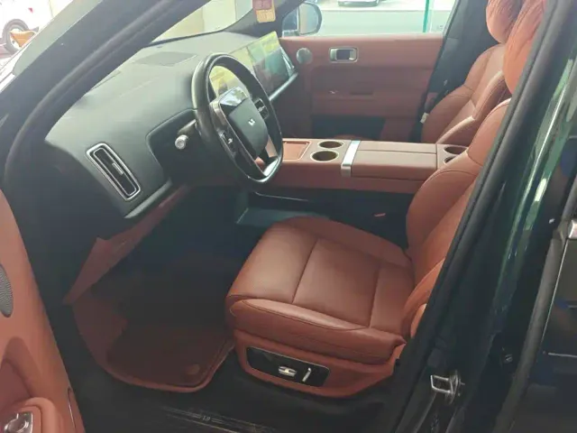 Li Auto L9 — Фото автомобиля 9