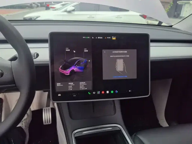 Tesla Model Y — Фото автомобиля 12