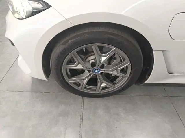 BMW i3 — Фото автомобиля 22