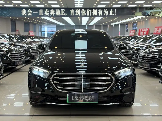 Фотография автомобиля — Mercedes-Benz E-Class