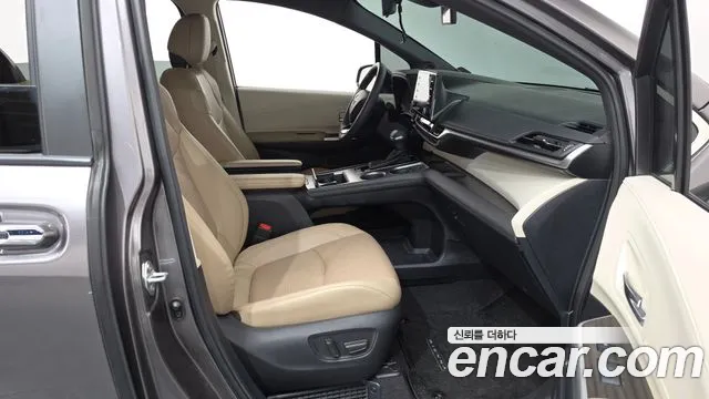 Toyota Sienna — Фото автомобиля 22
