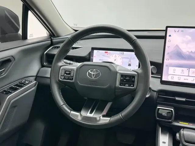 Toyota RAV4 — Фото автомобиля 21