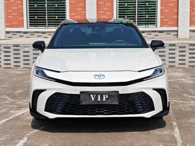 Toyota Camry — Фото автомобиля 2