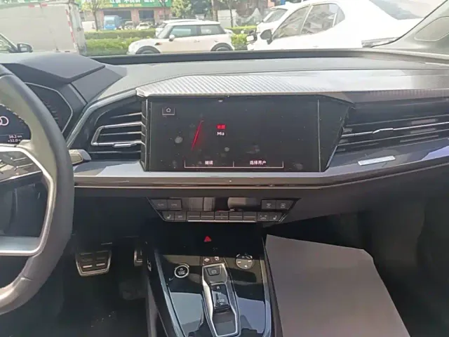 Audi Q4 e-tron — Фото автомобиля 12