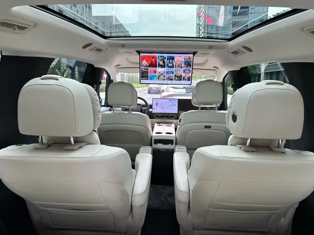 Li Auto MEGA — Фото автомобиля 24