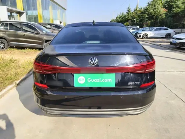 Volkswagen Passat — Фото автомобиля 5