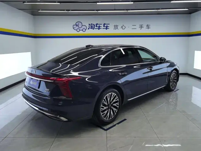 Hongqi H5 — Фото автомобиля 3