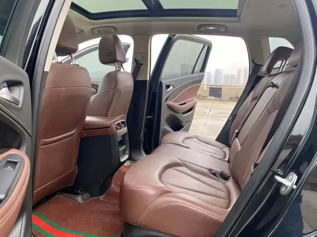 Buick Envision Plus — Фото автомобиля 10