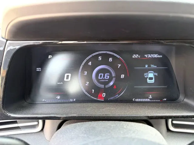 Hyundai Elantra — Фото автомобиля 5