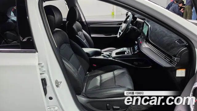 Hyundai Grandeur (New) Hybrid — Фото автомобиля 16