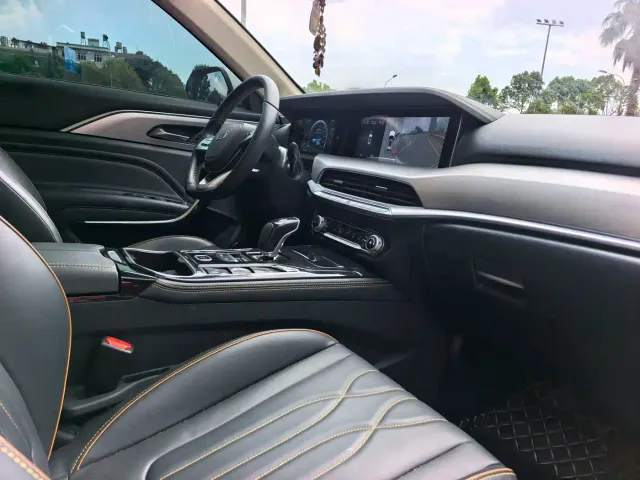 Besturn Bestune T77 2023 1.5T Automatic Luxury — Фото автомобиля 11