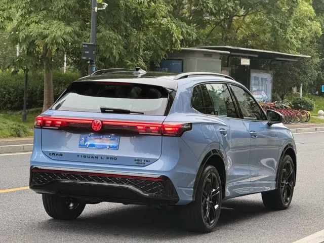 Volkswagen Tiguan L — Фото автомобиля 13
